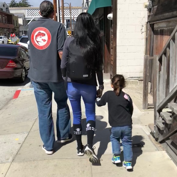 FOLLOW GAME 4💙CHECK OUT MY POSH PARTIES IN JAN 20 - Picture 3 of 4